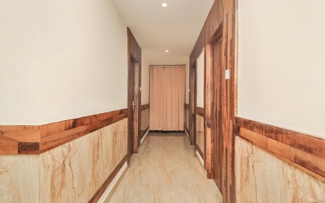 Capital O 24450 Hotel Surabhi