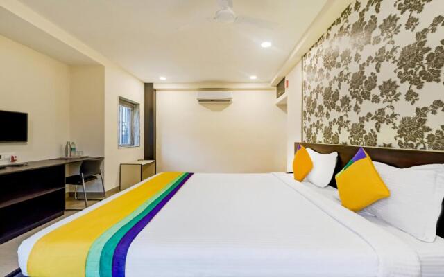 Itsy Hotels Neeranand Plaza