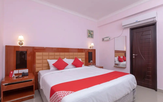 Oyo 17224 Swarnam Residency