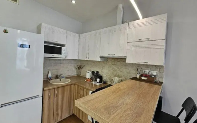 White overnight on Borisovka St., 22