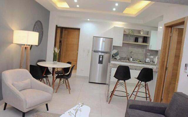 Modern 1BD Downtown+Pool+SmarTVs+BBQ+Gym