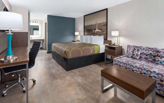 Super 8 by Wyndham Prattville Montgomery