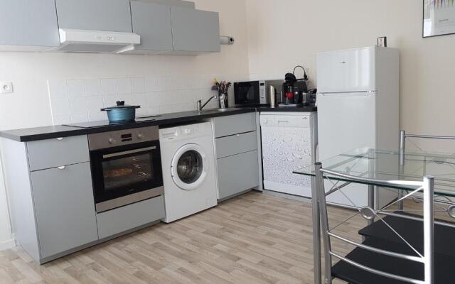 Les Gravelots (Adults Only)