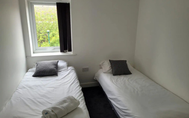 OYO Victoria Apartments