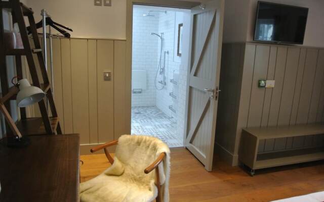 The Crown Pub, Dining & Rooms