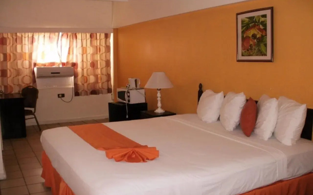 Pineapple Court Hotel