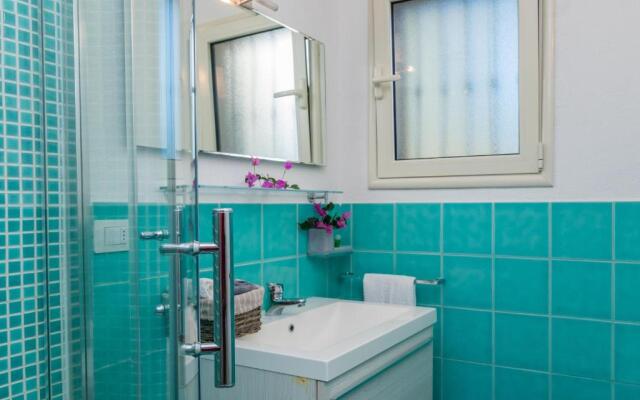 Piazzetta Casa Paola 200m From The Sea