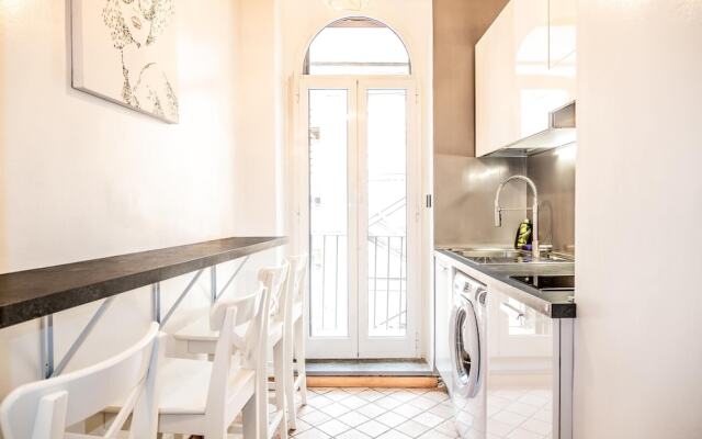 Trevi Queen Apartments