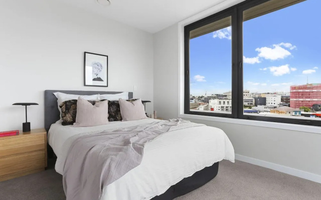 Enfield Sky- Brand New Penthouse
