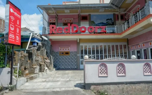 RedDoorz near Desa Wisata Tambi Dieng