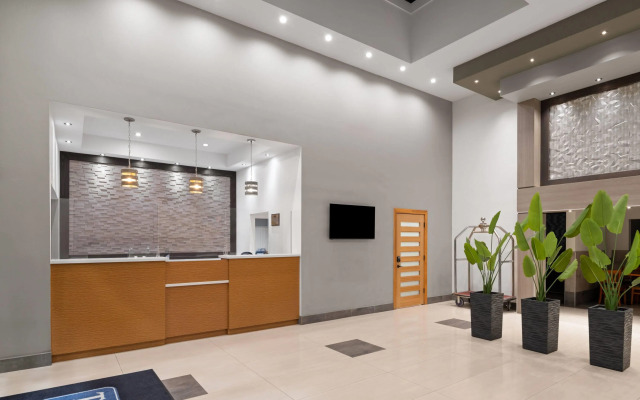 Travelodge Inn & Suites by Wyndham Anaheim on Disneyland Dr