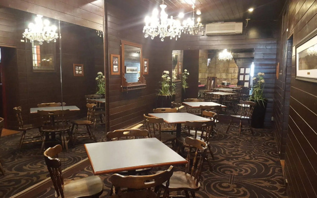 Wisemans Inn Hotel
