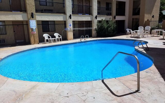 Red Roof Inn Albuquerque - Midtown