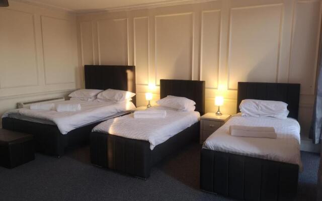 Penthouse Flat with River View, 1C