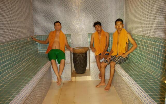 Pursat Riverside Hotel and Spa