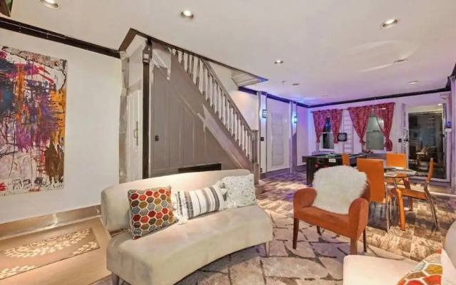 Stylish 4 Bedroom Home Near Philadelphia