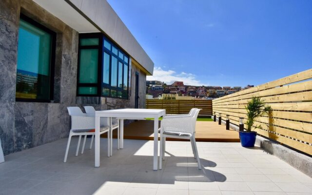 Stunning city center penthouse with terrace