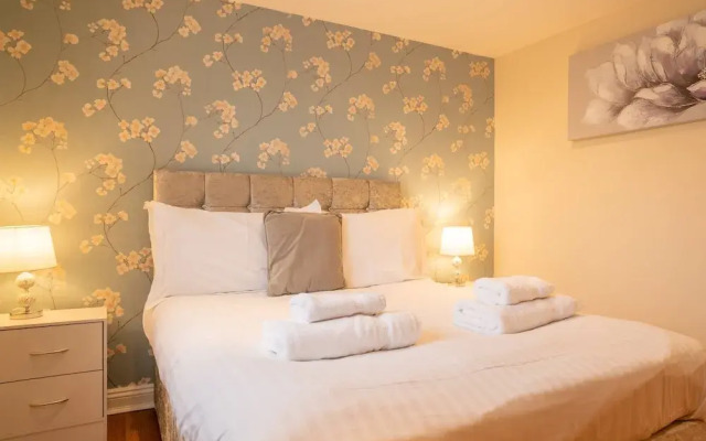 Elckys Lodge - Hot Tub Retreat Near York