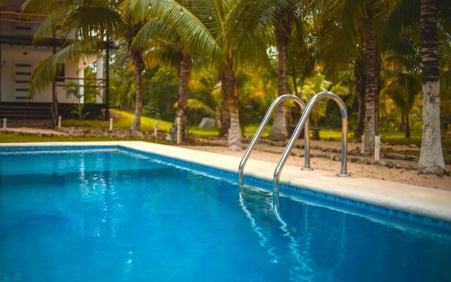 Royal Palm Bacalar Cabañas & Lagoon Club