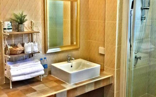 Palazzo Pavone Gallery & Resort