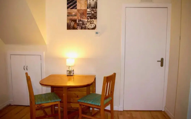 Welcoming and Homely 2 Bed in Central Location