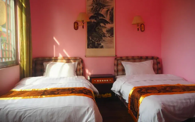 The Yangshuo Moon Resort