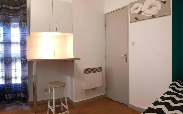 Studio de 12m² agréable calme proche CHU