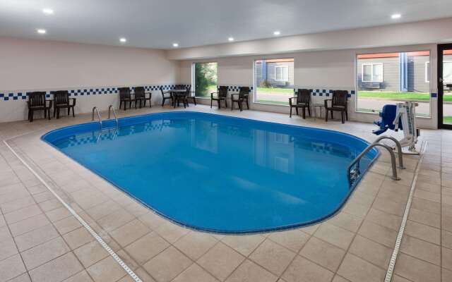 AmericInn by Wyndham Hudson