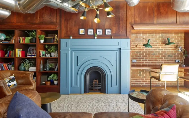 Modern Student Studio in Vibrant Hammersmith