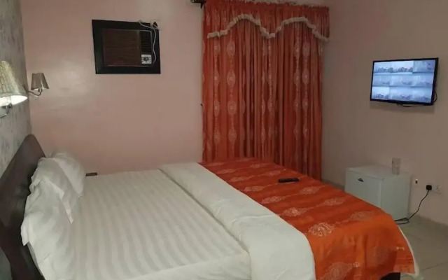 Prenox Hotel and Suites