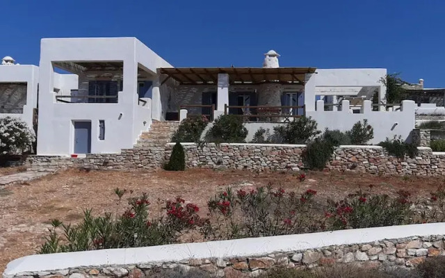 Seaside Villa Costal Vibes Walk to Beach