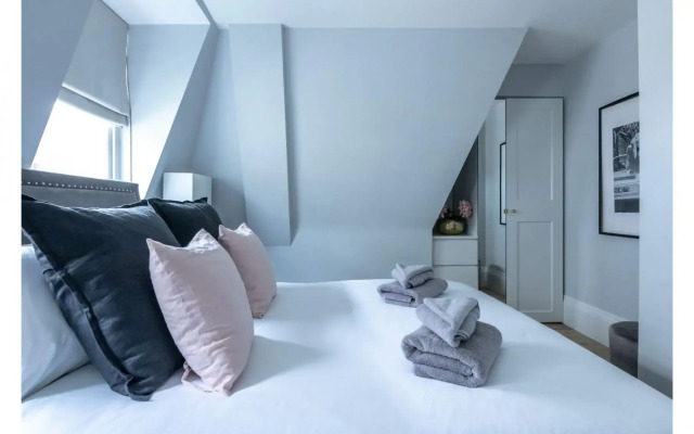 Royal Kensington Penthouse IX- 3 bed