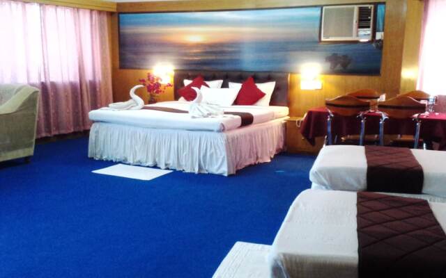 Rajhans Hotel and Resort