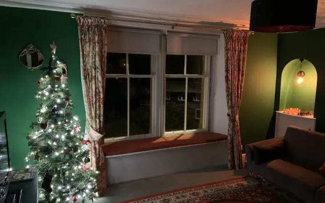 Squirrel Away Apartment Crieff