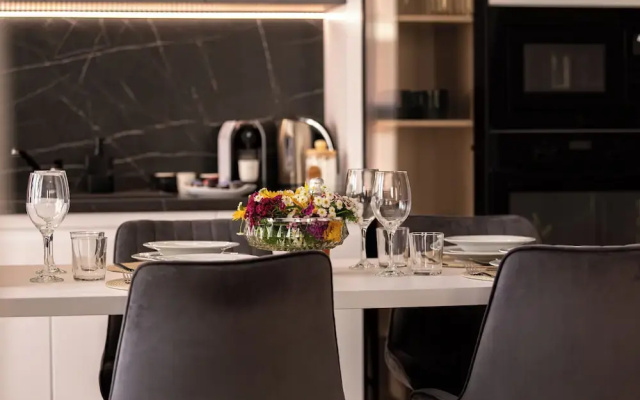 ARI - AFI Mall Luxurious Apartments
