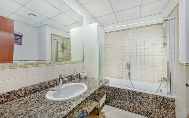 1BR Apartment with Marina View at Sadaf