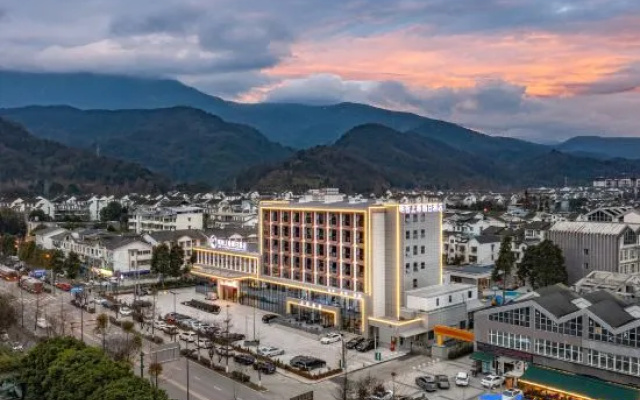 Mingzhi Shangchun Holiday Hotel - Dujiangyan Rongchuang Panda Valley Branch – Outside – Chengdu