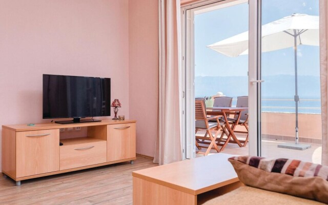 Awesome Home in Zastrazisce With Wifi and 2 Bedrooms