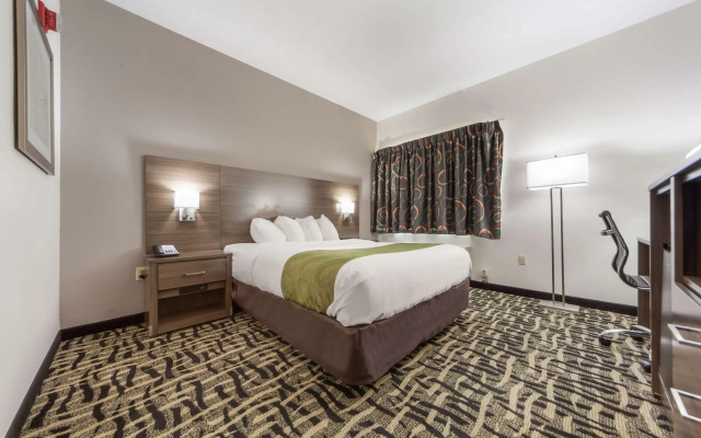 Quality Inn & Suites Omaha Chalco