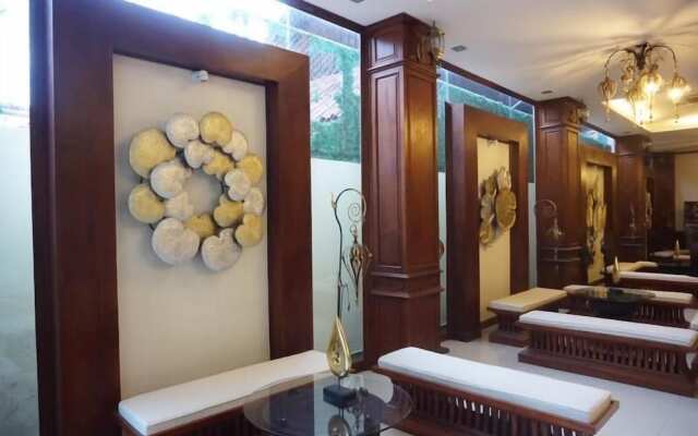 Manorom Classy Hotel