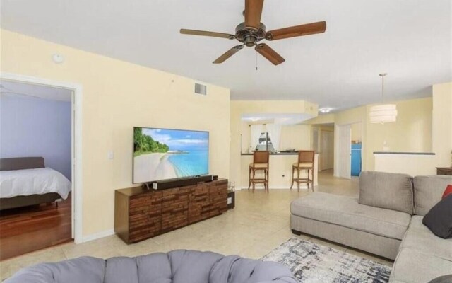 Carlton Lakes Cedar Springs #101