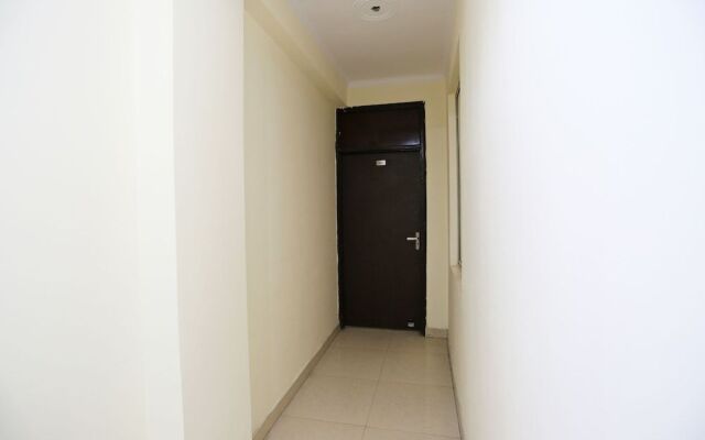 OYO 35827 Airport Palace