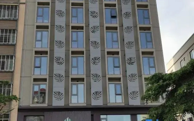 Meilin Holiday Hotel
