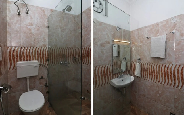 Sri Sai Regency by OYO Rooms