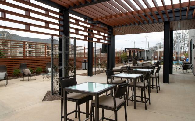 Courtyard Charlotte Steele Creek
