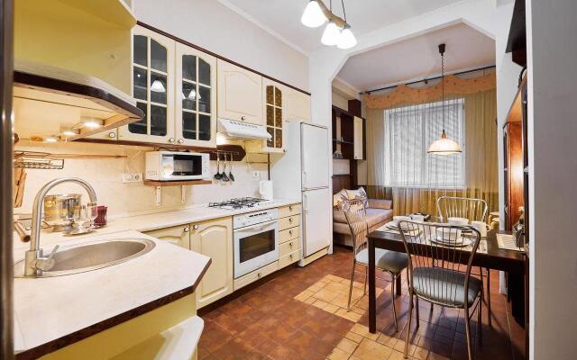 Горница на улице Алексея Толстого