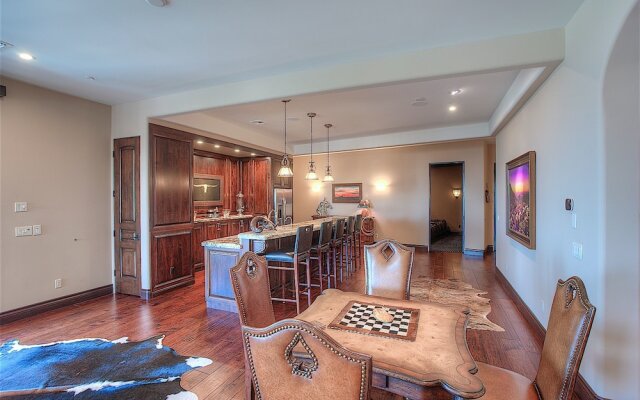 Palisades Estate 5 BR by Casago