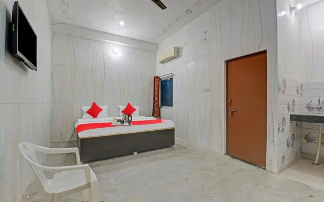 Oyo Flagship 702816 Sana Guest House