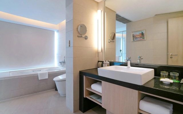 Holiday Inn Qingdao City Centre by IHG