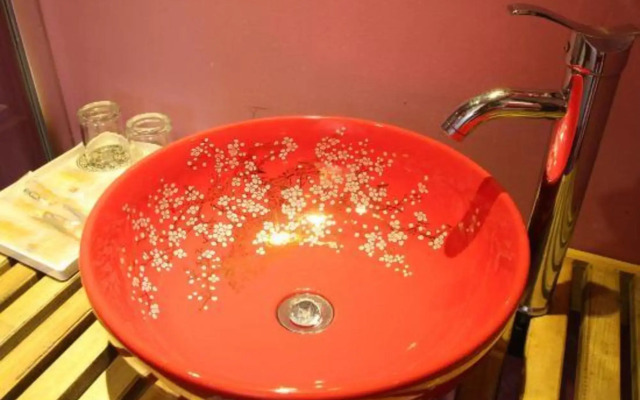 Lanli Lily Hotel (Xindacheng Times Square North Lake Park Store)